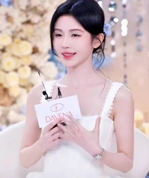 鞠婧祎直播
