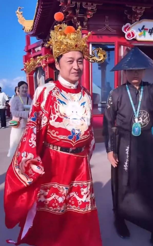 马景涛景区扮“财神”互动 一月余 “打工”3个景区