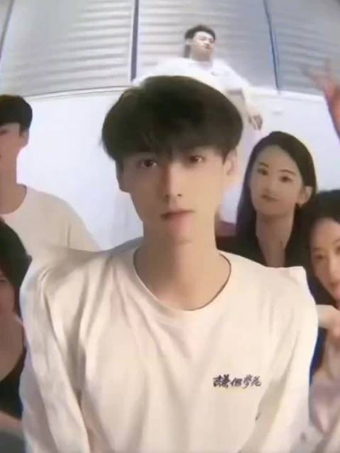 田栩宁唯一卡点舞蹈获赞,C位表现亮眼