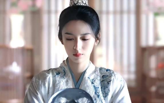 锦月如歌根本就是周也梦女爽剧,会的武器比我头发都多
