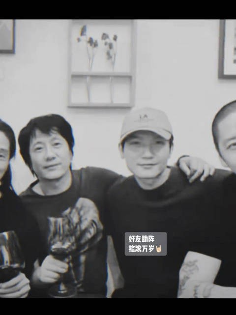 郑钧帮唱陈楚生!会不会唱《赤裸裸》呢!