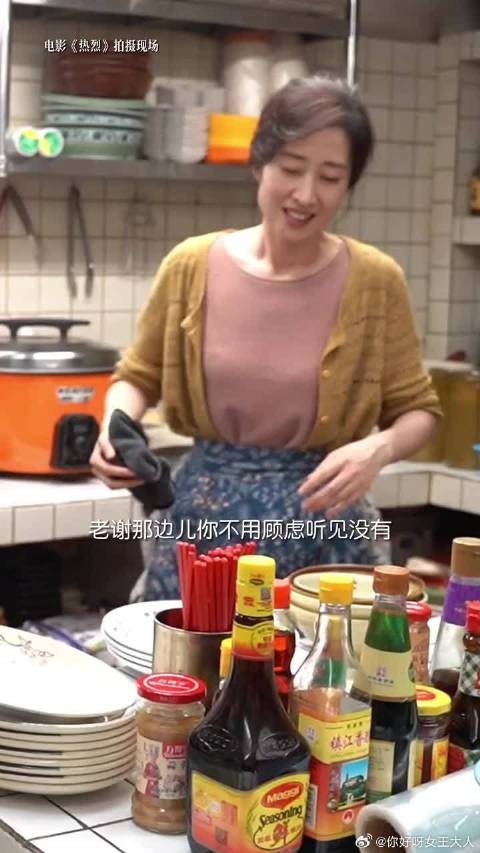 每一个疲惫的大人在妈妈身边都能做回快乐的小孩