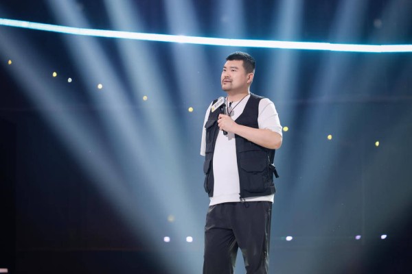 对话脱口秀演员雪冰：表演时真诚最重要，脱口秀让我更加自信｜谈艺录