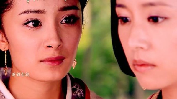 窦漪房盛装赴宴遭皇帝妹妹联手攻击