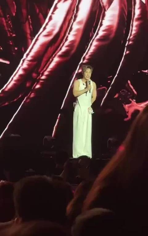 小沈阳演唱会调侃鹿晗同场开唱