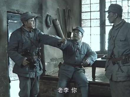 三人互不相让，论起打架谁都不服输