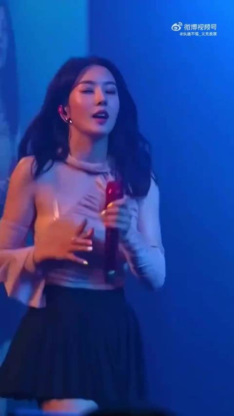 权恩妃身材性感迷人好有气质感,权姐火辣的热舞太养眼啦!