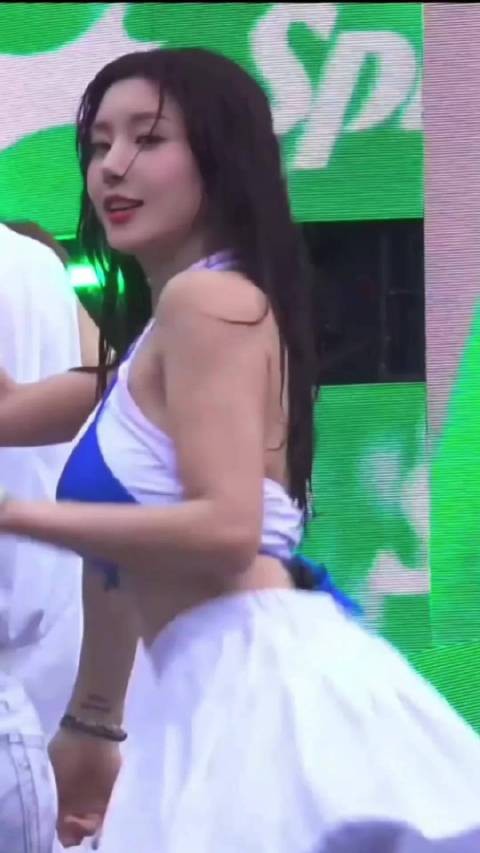 权恩妃的经典抖胸摇屁屁