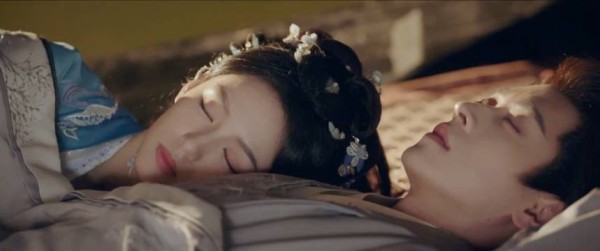 周也新剧《锦月如歌》花絮曝光，枕丞磊胳膊获纵容