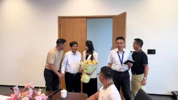 曹德旺咋老成这个样子了
