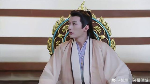 神之手选中他，被迫成神，家人还被杀！