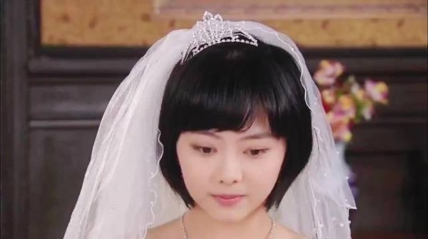 完全理解黑道大佬对她一见钟情！谭松韵这张娃娃脸怎么都不会变的