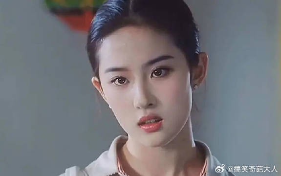 为什么她穿土土的衣服也那么好看！