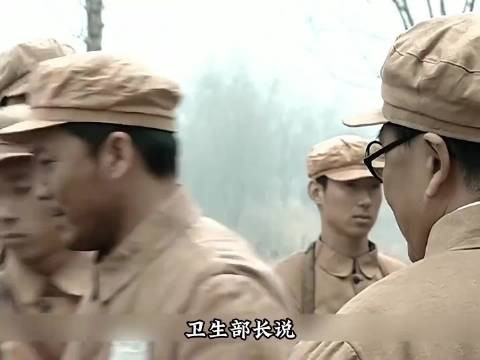 政委还是疼自己家的兵的，这一jio算是救了段鹏了这是