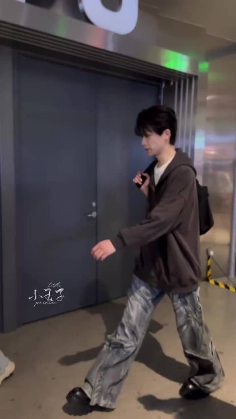 QQ音乐认证梓渝事业心超绝,为梓渝定制的下一首歌将会解锁他的首支跳舞单曲