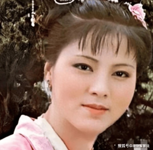 《红楼梦》袭人为啥对宝玉掏心掏肺？原来宝玉早给了她旁人没有的尊重