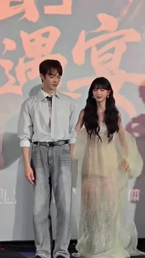 许凯田曦薇新剧子夜归片场公主抱展示默契