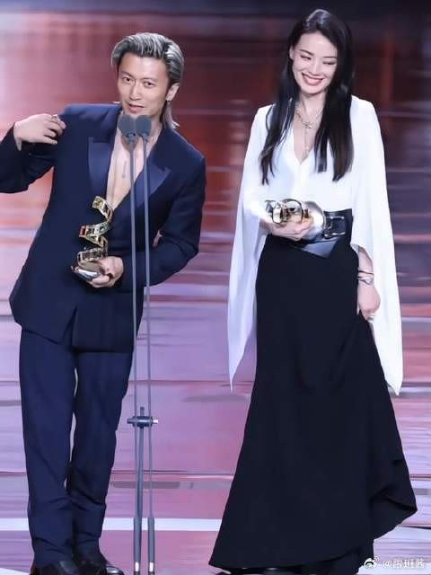 舒淇谢霆锋同框，互相评价对方好美好帅