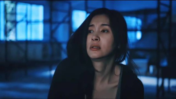女子错嫁双胞胎哥哥遭家暴，陷恐惧质疑