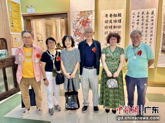 穗港澳书画院迎国庆通草画暨书画展在广州举行