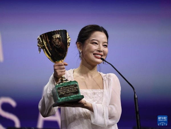 辛芷蕾获第82届威尼斯电影节最佳女演员奖