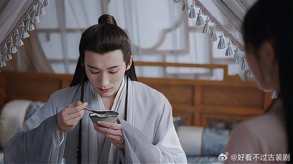 源仲不想与姬谭音分离，想着法子自虐留住她，心眼子真多