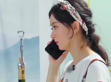 赵丽颖主动致电冯绍峰，对话甜蜜引复婚呼声