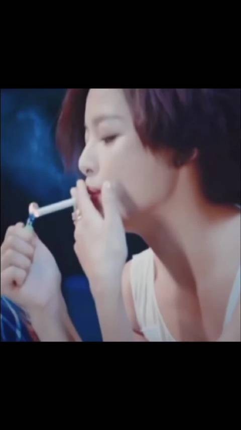 辛芷蕾、宋佳抽烟名场面,太酷了吧!