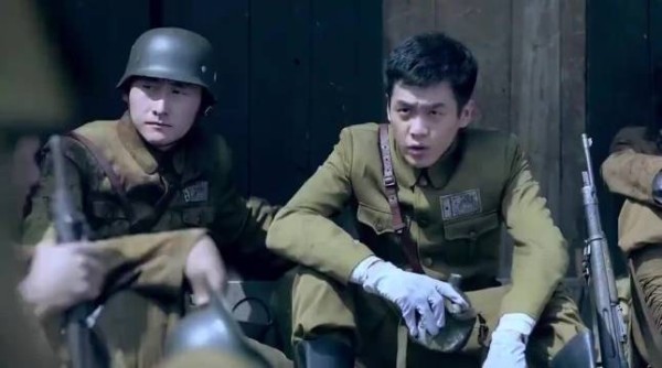 火眼睛睛！周卫国一眼看出鬼子身份，立马带人捉拿