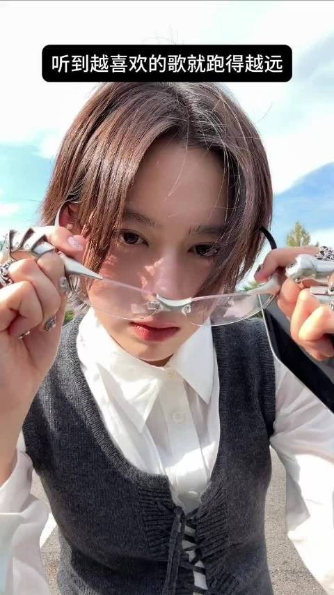 jasmine的cha！我天…大脑宕机了 蔡老师来教我跳！@蔡徐坤 蔡徐坤