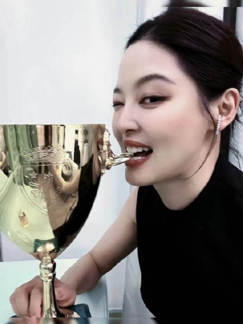 巩俐周迅赵丽颖倪妮等祝贺辛芷蕾获奖,辛芷蕾回应女演员不和传闻
