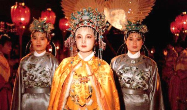 贾元春省亲为何选在夜里进行？原来“贤德妃”封号不是荣耀是羞辱