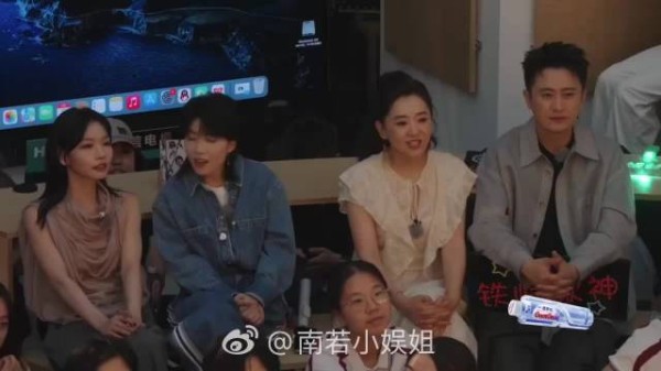 月亮姐姐与陈丽君合作演绎天上掉下个林妹妹