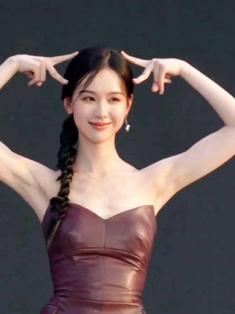 陈都灵真的美我一跳又一跳 此女是神不解释
