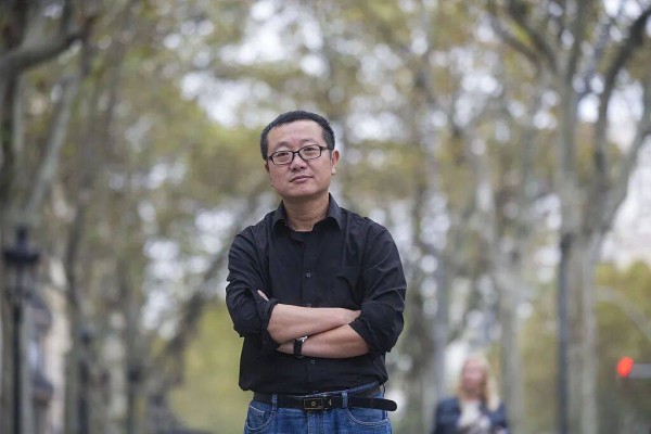 刘慈欣在《人民日报》撰文