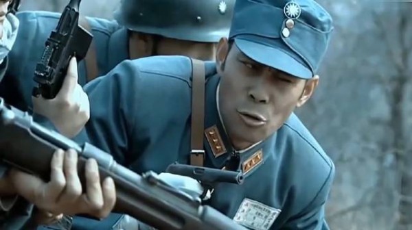 亮剑：楚云飞得知敌人从后面偷袭，瞬间调集人马，打得敌人难以招架