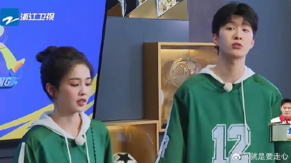 范丞丞和白鹿成为“养娃大户” 成为大家的头号目标，丞丞：要给他们撕碎