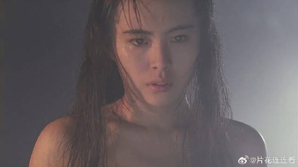 美女带宁采臣逃亡，亲自给宁采臣取暖，对宁采臣太好了