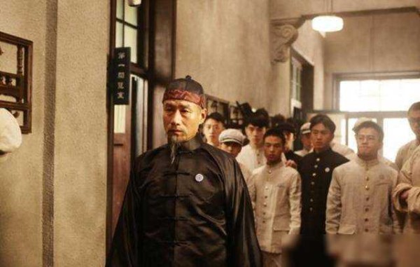 胡适因私怨开除辜鸿铭？文人相轻，但辜鸿铭离开北大，却另有原因