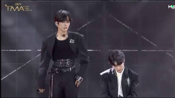 黄星、邱鼎杰双人舞台《tame me》，劲爆程度堪比trouble maker