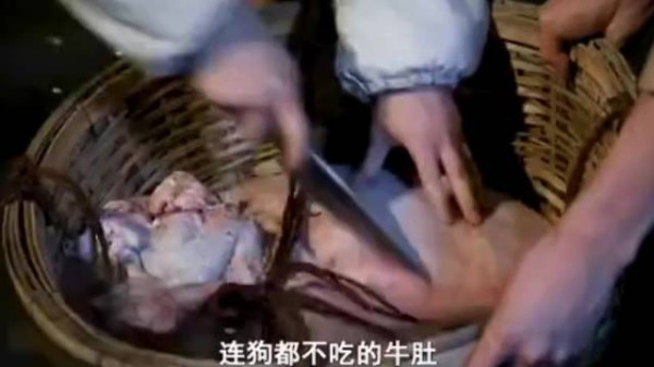 一大锅牛杂只卖3文钱,谁知老板不仅没亏,反而赚的盆满钵满!