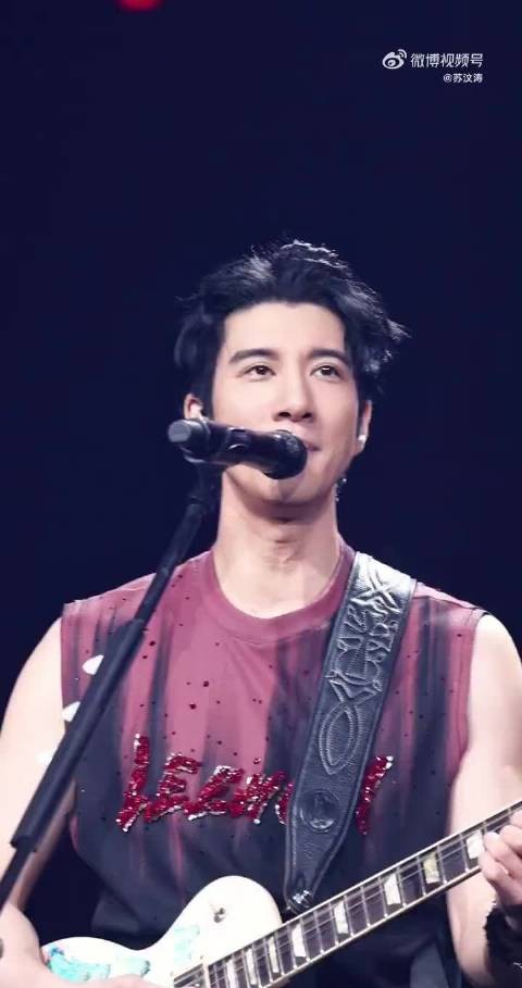 王力宏巡演加场仍秒空，各年龄层歌迷狂热