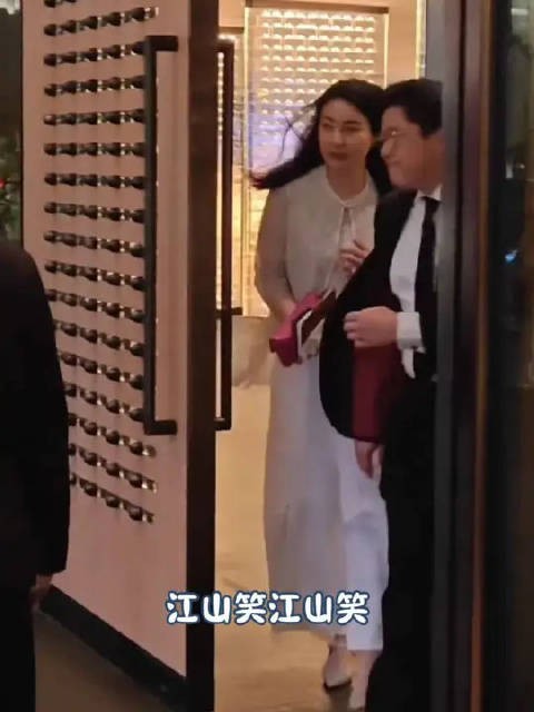 郭晶晶霍启刚太甜了