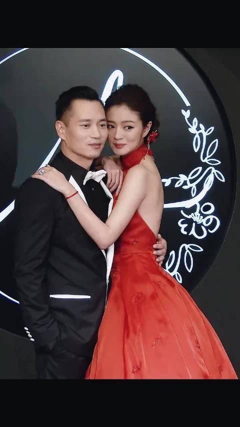 安以轩与友人酒吧聚会引热议