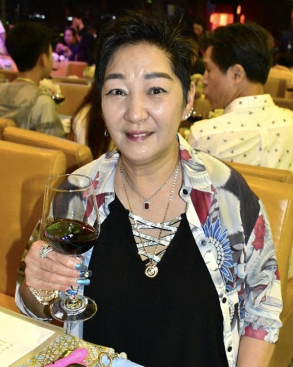 TVB老戏骨默默资助徐少强遗孤，称不忍看孩子没父母，两人曾交往