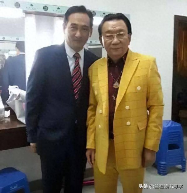 谢雷，点评师父侯耀华：自以为是，跟威武、霸气、睿智，都不挨边