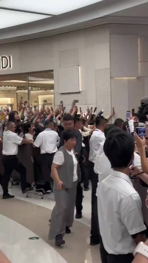 疯狂的追星族！孤陋寡闻了，居然一个不认识