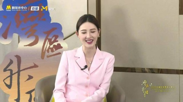 王源湾区升明月晚会独唱自作词歌曲骄傲