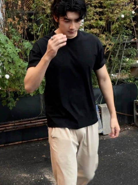无可挑剔的一张脸，感觉很浓