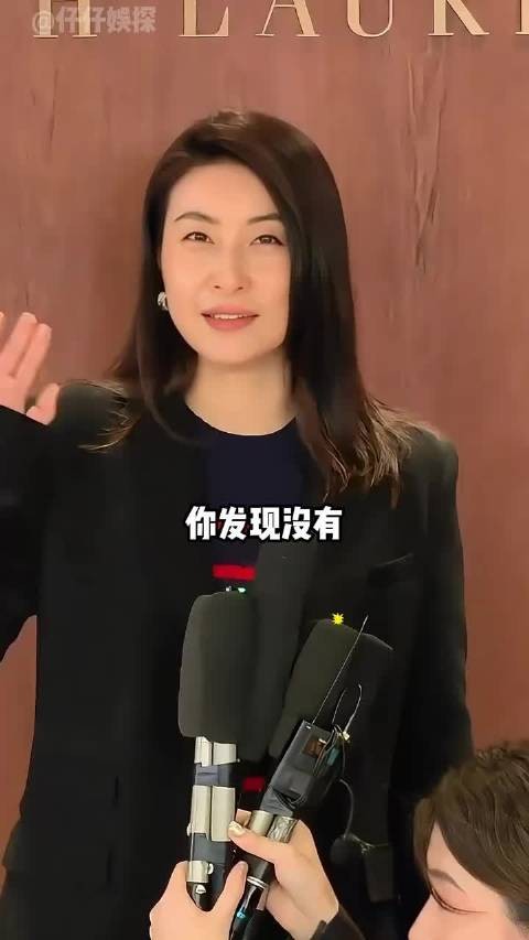 郭晶晶身价过亿鲜戴珠宝，霍启刚揭秘国民偶像低调内情